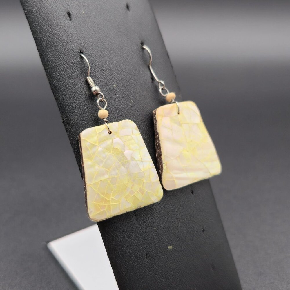 Silver Plated Wood With White Shell Overlay Dangle Earrings A6202 - Picture 2 of 5